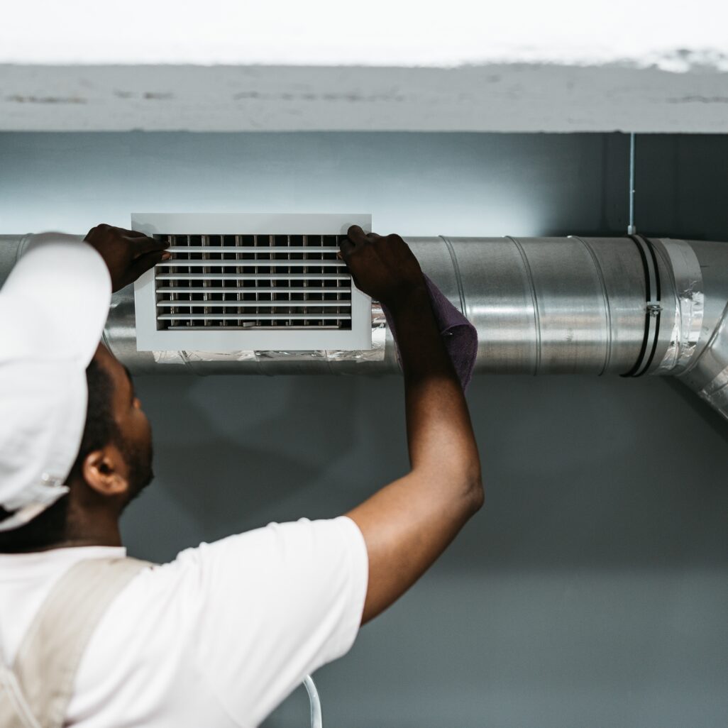 Installation d’une grille de ventilation