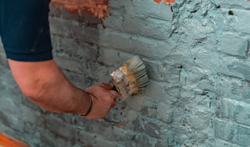 Application de peinture anti-humidité