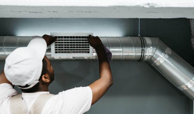 Installation d’une grille de ventilation