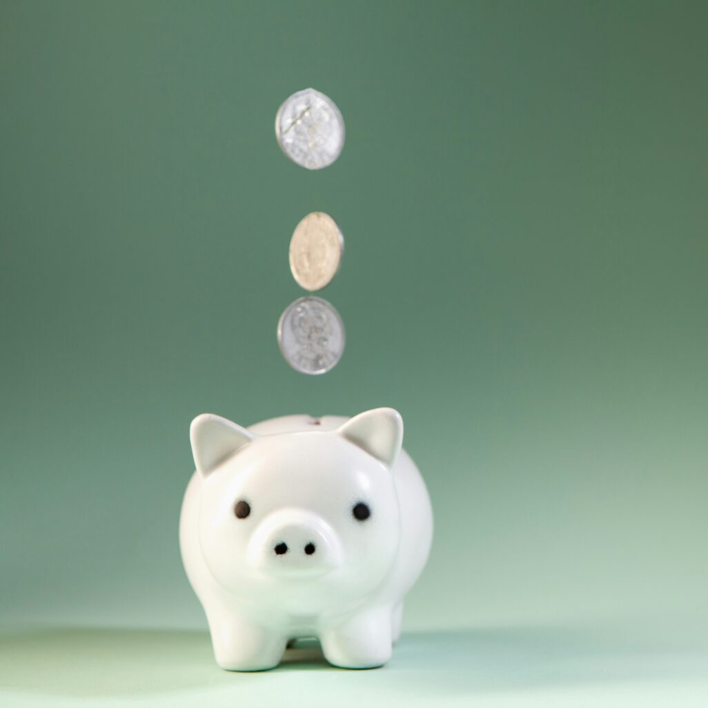 Petite tirelire en forme de cochon pour économiser de l’argent